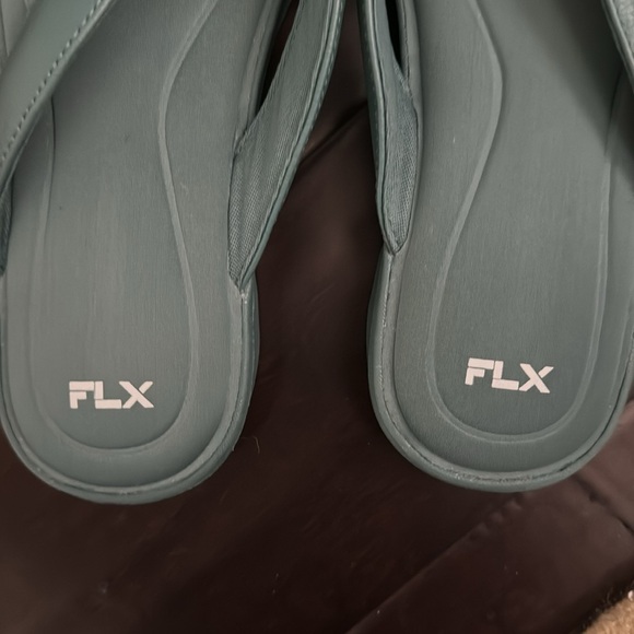 FLX with Pillow Foam Travel/Leisure Flip Flop Size 7 - Picture 4 of 4